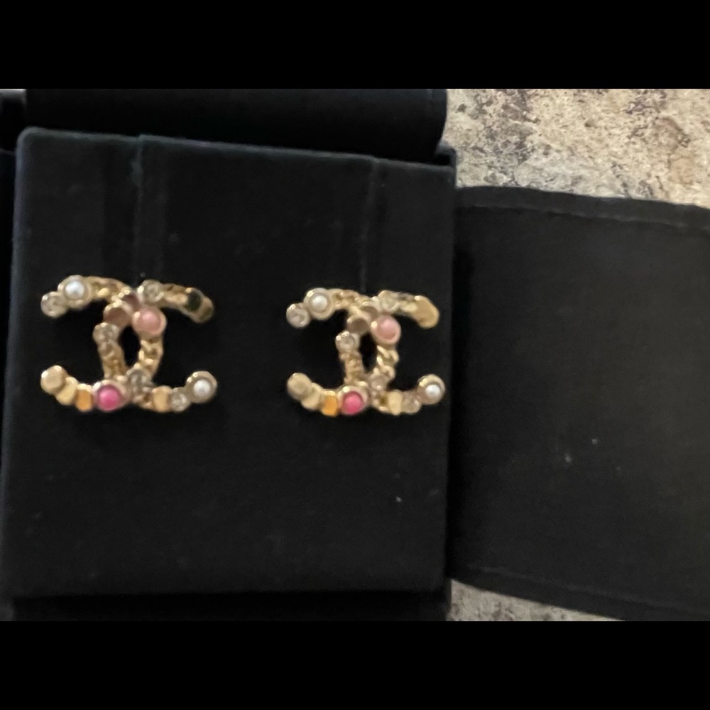 CC studs with box